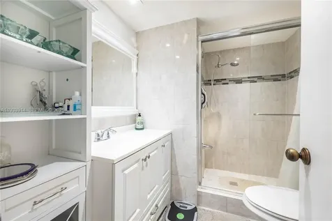 2811 N Pine Island Road Sunrise FL 33322