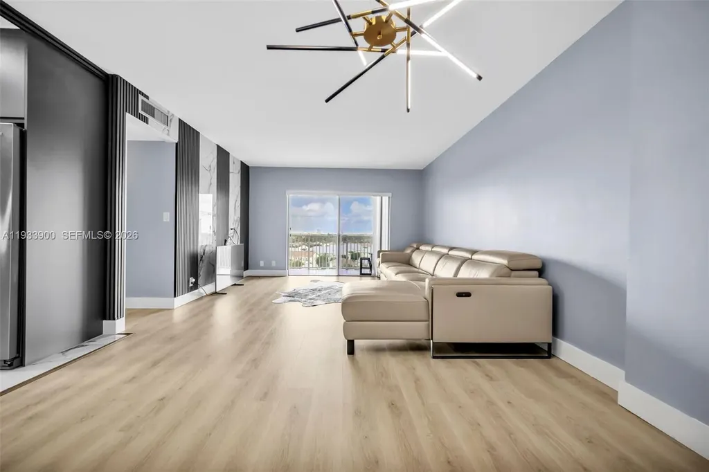 4200 Hillcrest Drive Hollywood FL 33021