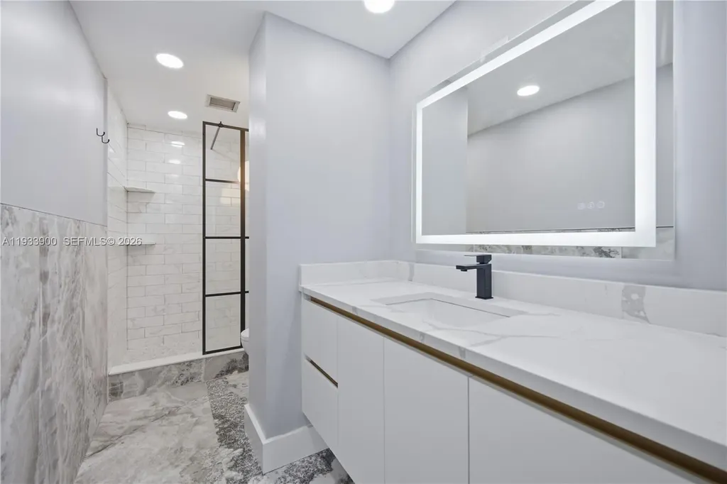 4200 Hillcrest Drive Hollywood FL 33021
