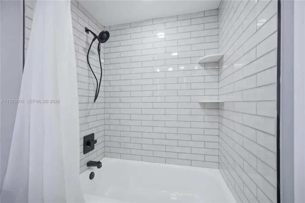 4200 Hillcrest Drive Hollywood FL 33021