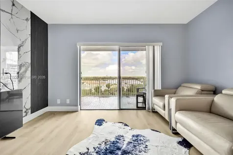 4200 Hillcrest Drive Hollywood FL 33021