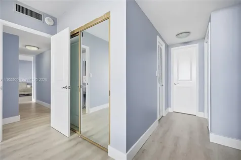 4200 Hillcrest Drive Hollywood FL 33021