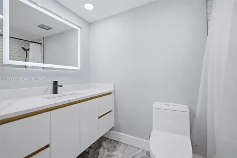 4200 Hillcrest Drive Hollywood FL 33021