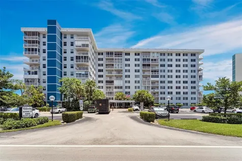 4200 Hillcrest Drive Hollywood FL 33021