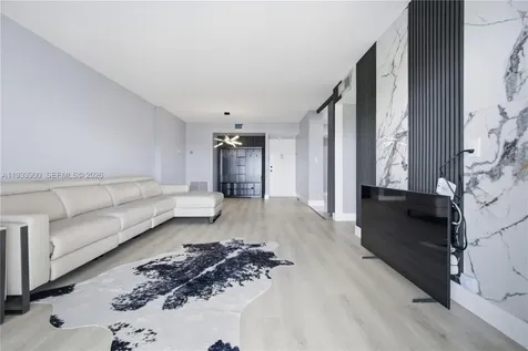 4200 Hillcrest Drive Hollywood FL 33021