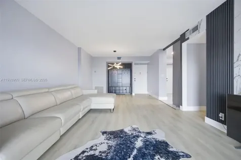 4200 Hillcrest Drive Hollywood FL 33021