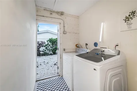 65 NW 116th Street Miami FL 33168