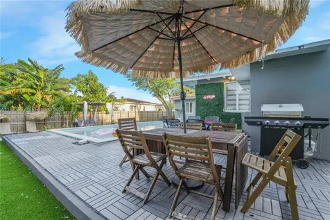 65 NW 116th Street Miami FL 33168