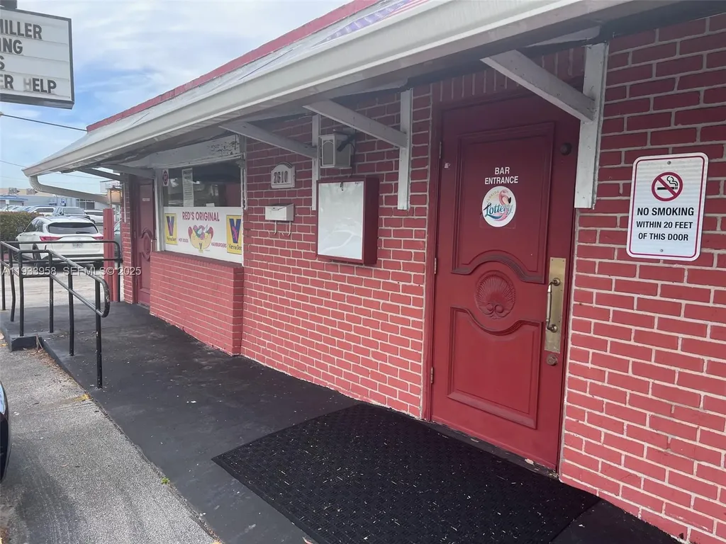 2610 N Dixie Highway Wilton Manors FL 33334