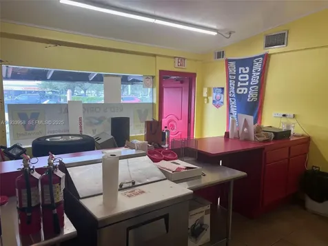 2610 N Dixie Highway Wilton Manors FL 33334
