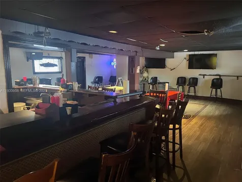 2610 N Dixie Highway Wilton Manors FL 33334
