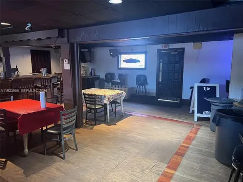2610 N Dixie Highway Wilton Manors FL 33334