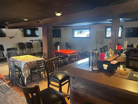 2610 N Dixie Highway Wilton Manors FL 33334