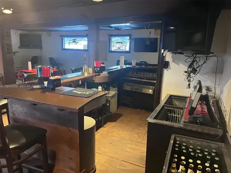2610 N Dixie Highway Wilton Manors FL 33334