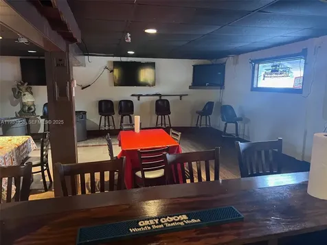 2610 N Dixie Highway Wilton Manors FL 33334
