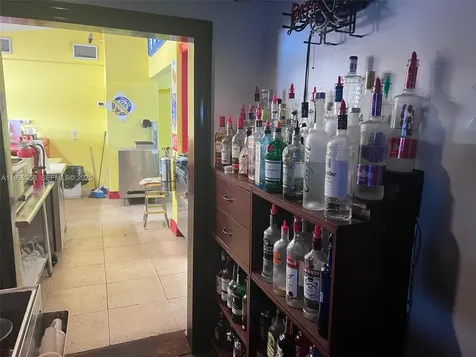 2610 N Dixie Highway Wilton Manors FL 33334