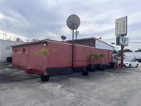 2610 N Dixie Highway Wilton Manors FL 33334