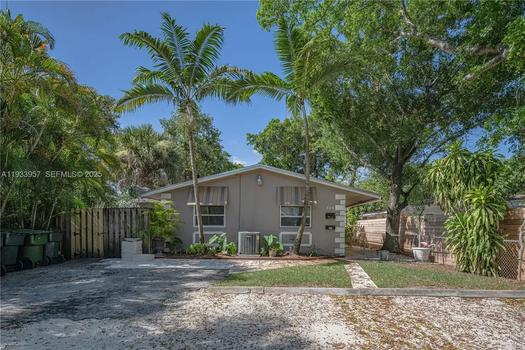 208 SW 11th Street Fort Lauderdale FL 33315