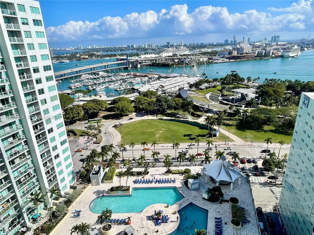253 NE 2nd Street Miami FL 33132