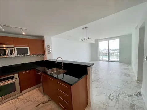 253 NE 2nd Street Miami FL 33132