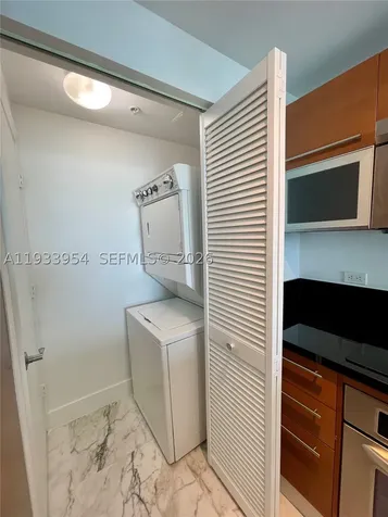 253 NE 2nd Street Miami FL 33132