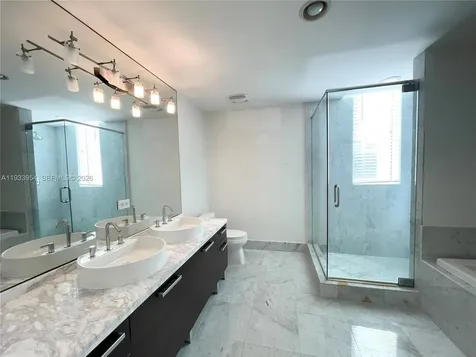 253 NE 2nd Street Miami FL 33132