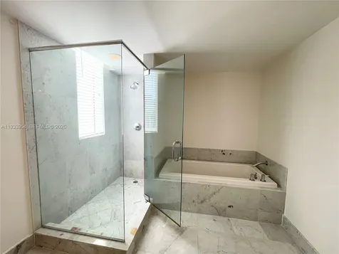 253 NE 2nd Street Miami FL 33132