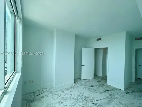 253 NE 2nd Street Miami FL 33132