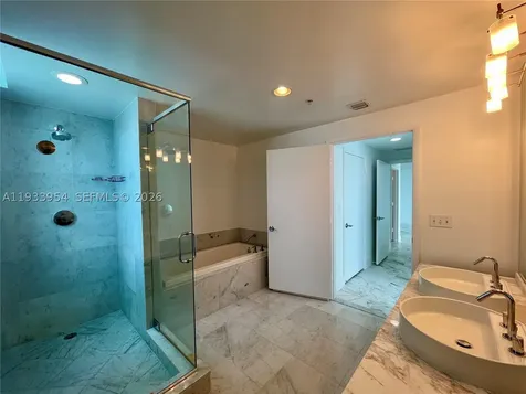 253 NE 2nd Street Miami FL 33132