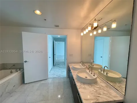 253 NE 2nd Street Miami FL 33132