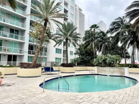 253 NE 2nd Street Miami FL 33132