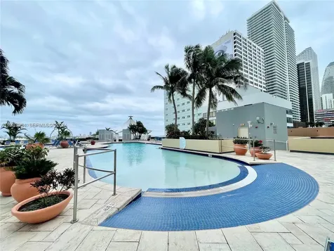 253 NE 2nd Street Miami FL 33132