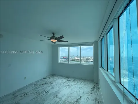 253 NE 2nd Street Miami FL 33132