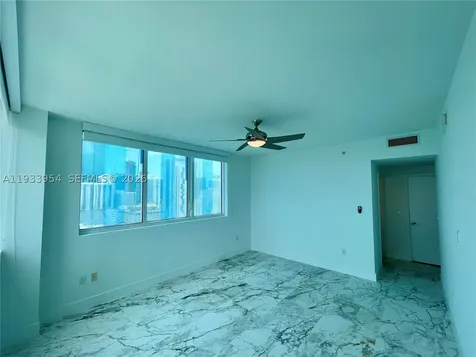 253 NE 2nd Street Miami FL 33132
