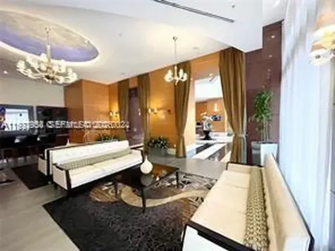 253 NE 2nd Street Miami FL 33132