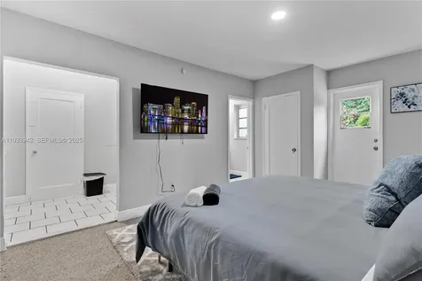 427 NE 107th Street Miami FL 33161