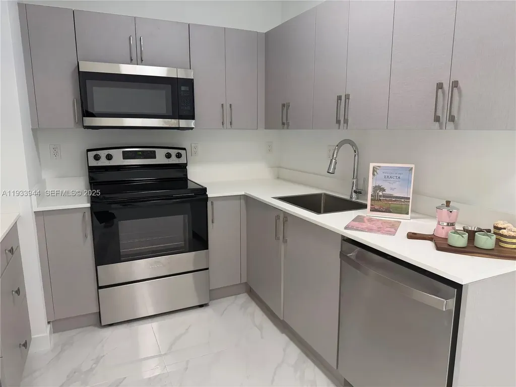 2306 E 4th Avenue Hialeah FL 33013