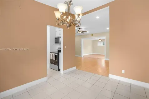 4310 SW 9th Court Plantation FL 33317