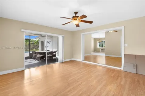 4310 SW 9th Court Plantation FL 33317