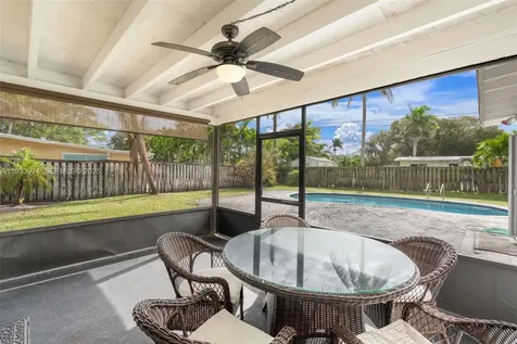 4310 SW 9th Court Plantation FL 33317