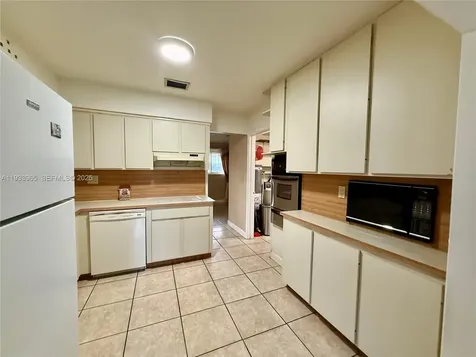 2801 SW 92nd Court Miami FL 33165