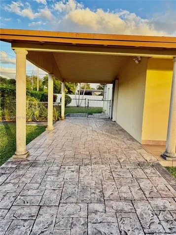 2801 SW 92nd Court Miami FL 33165
