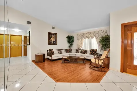 165 W 50th Street Hialeah FL 33012