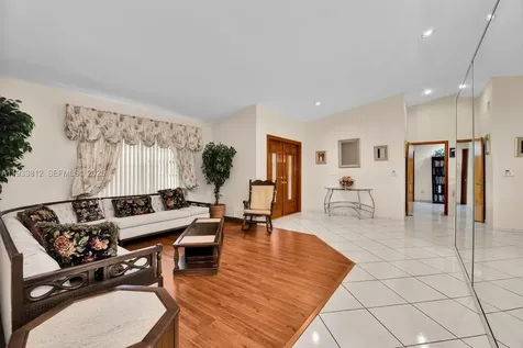 165 W 50th Street Hialeah FL 33012