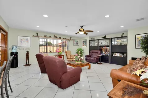165 W 50th Street Hialeah FL 33012