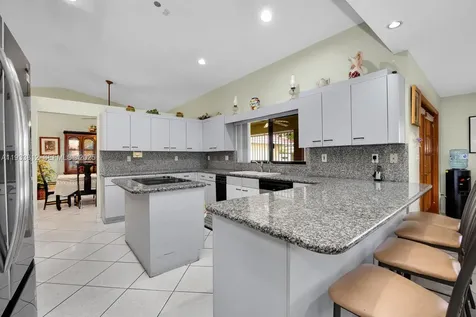 165 W 50th Street Hialeah FL 33012