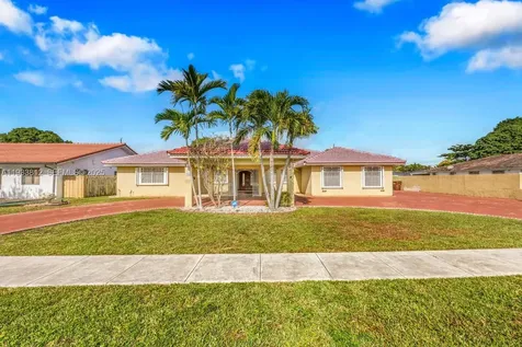 165 W 50th Street Hialeah FL 33012