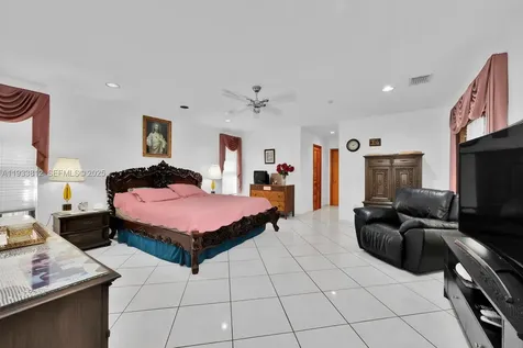 165 W 50th Street Hialeah FL 33012