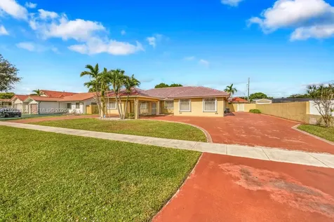 165 W 50th Street Hialeah FL 33012