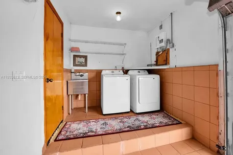 165 W 50th Street Hialeah FL 33012